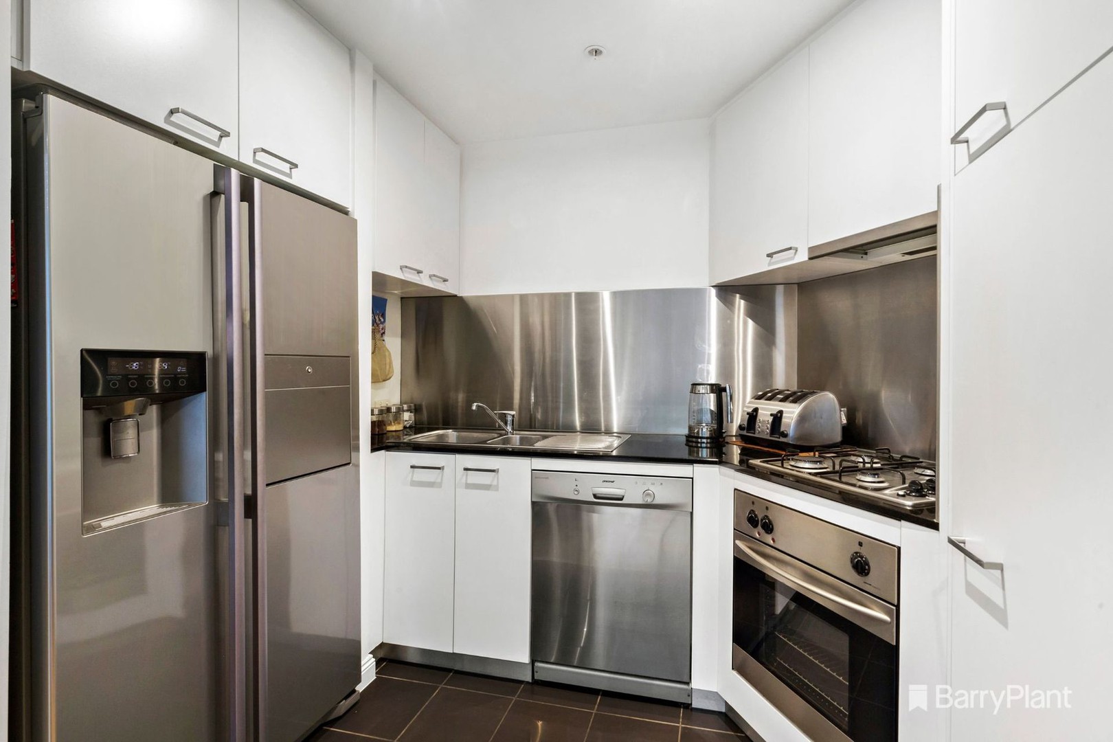 2/2 Darebin Street, Heidelberg, Docklands - Thumbnail 4