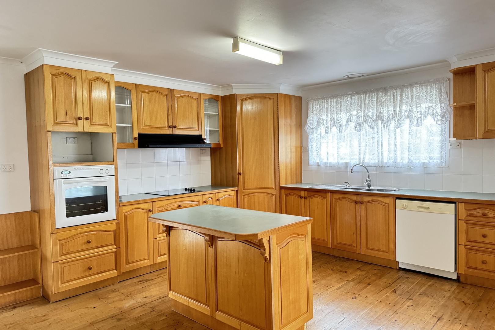 121 Bentinck Street, Wallan, VIC 3756 - Thumbnail 2 - 21/10/2025