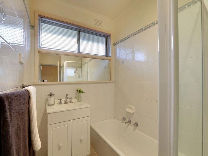 121 Carronvale Road, Mooroolbark, VIC 3138, Mooroolbark - Thumbnail 8