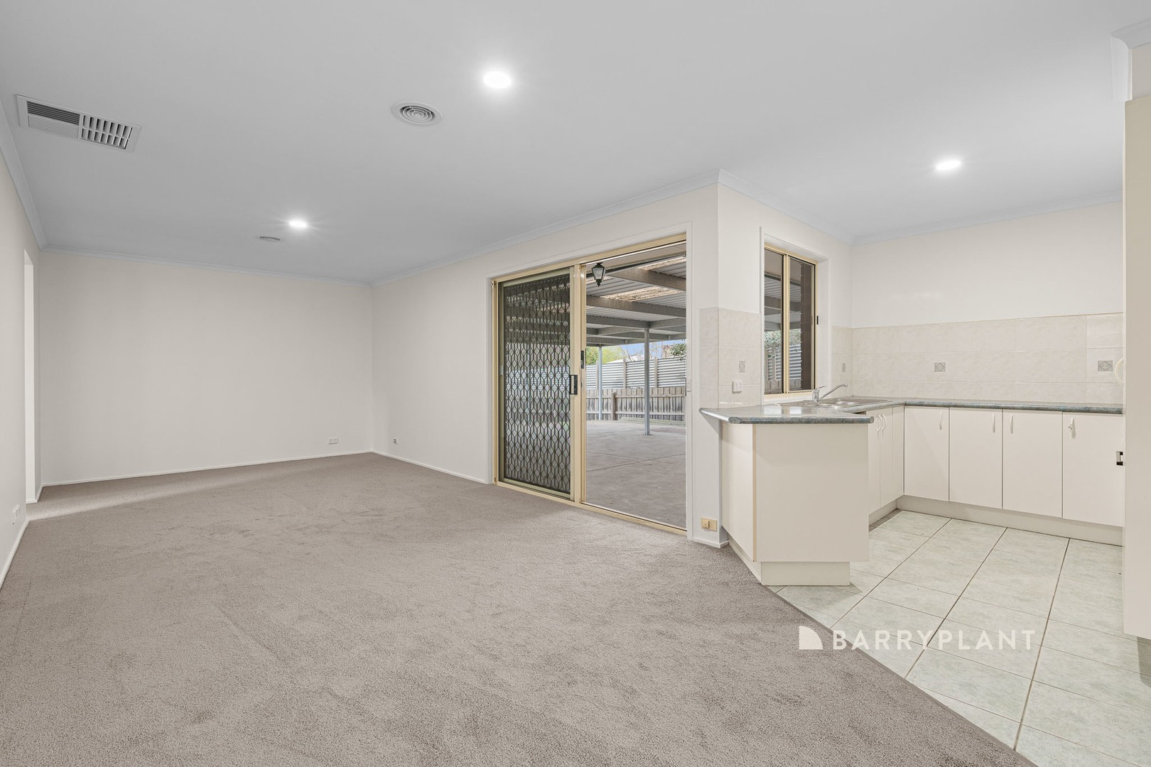 121 Fleetwood Drive, Narre Warren, VIC 3805, Narre Warren - Thumbnail 5