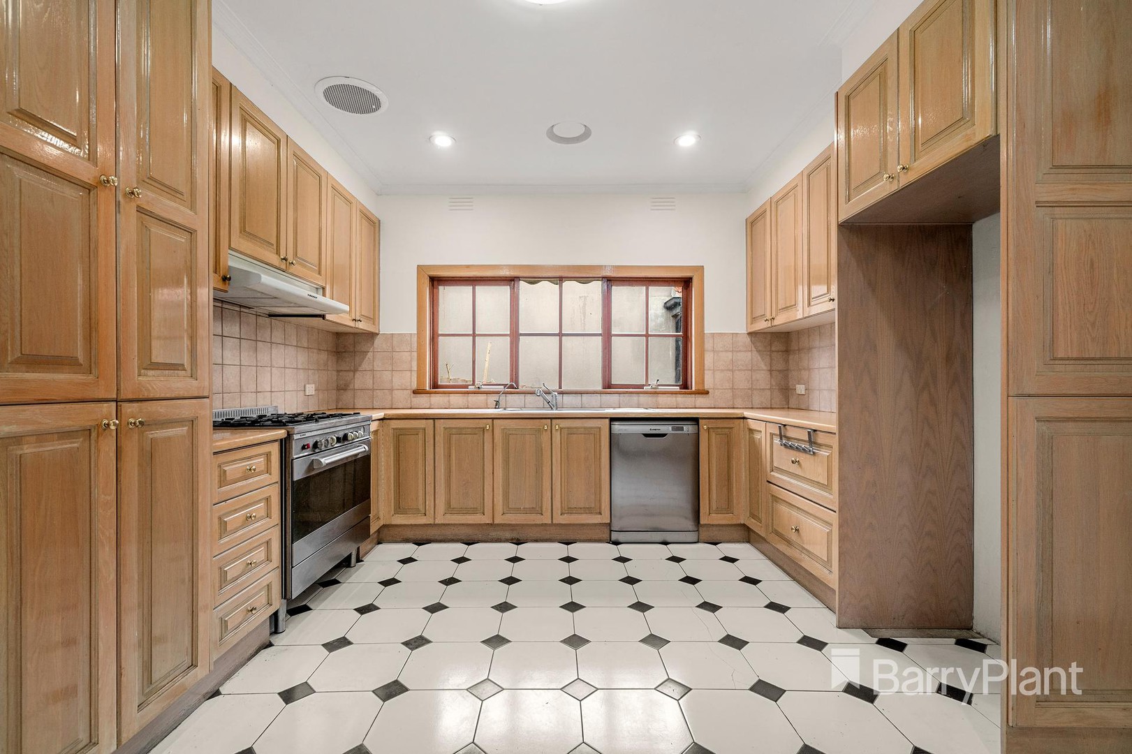 122 Bulleen Road, Balwyn North, VIC 3104 - Thumbnail 2 - 18/11/2021