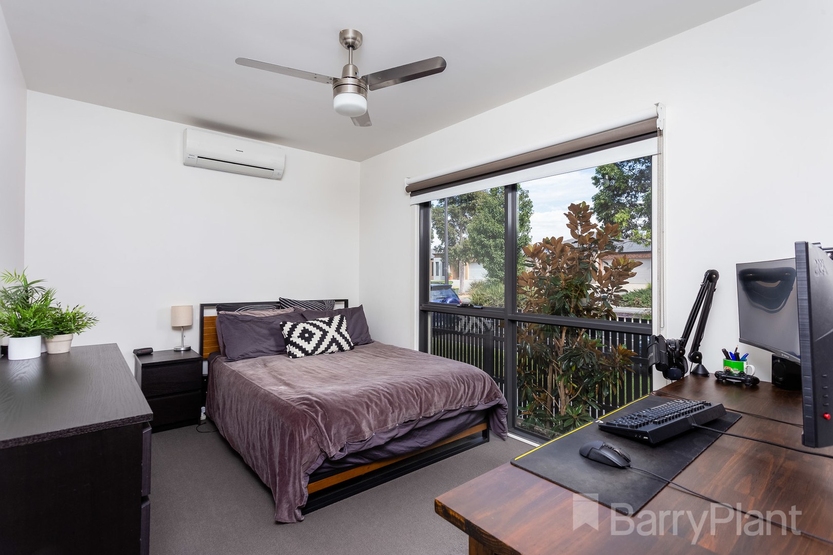 122 Malibu Boulevard, Point Cook, VIC 3030, Point Cook - Thumbnail 3