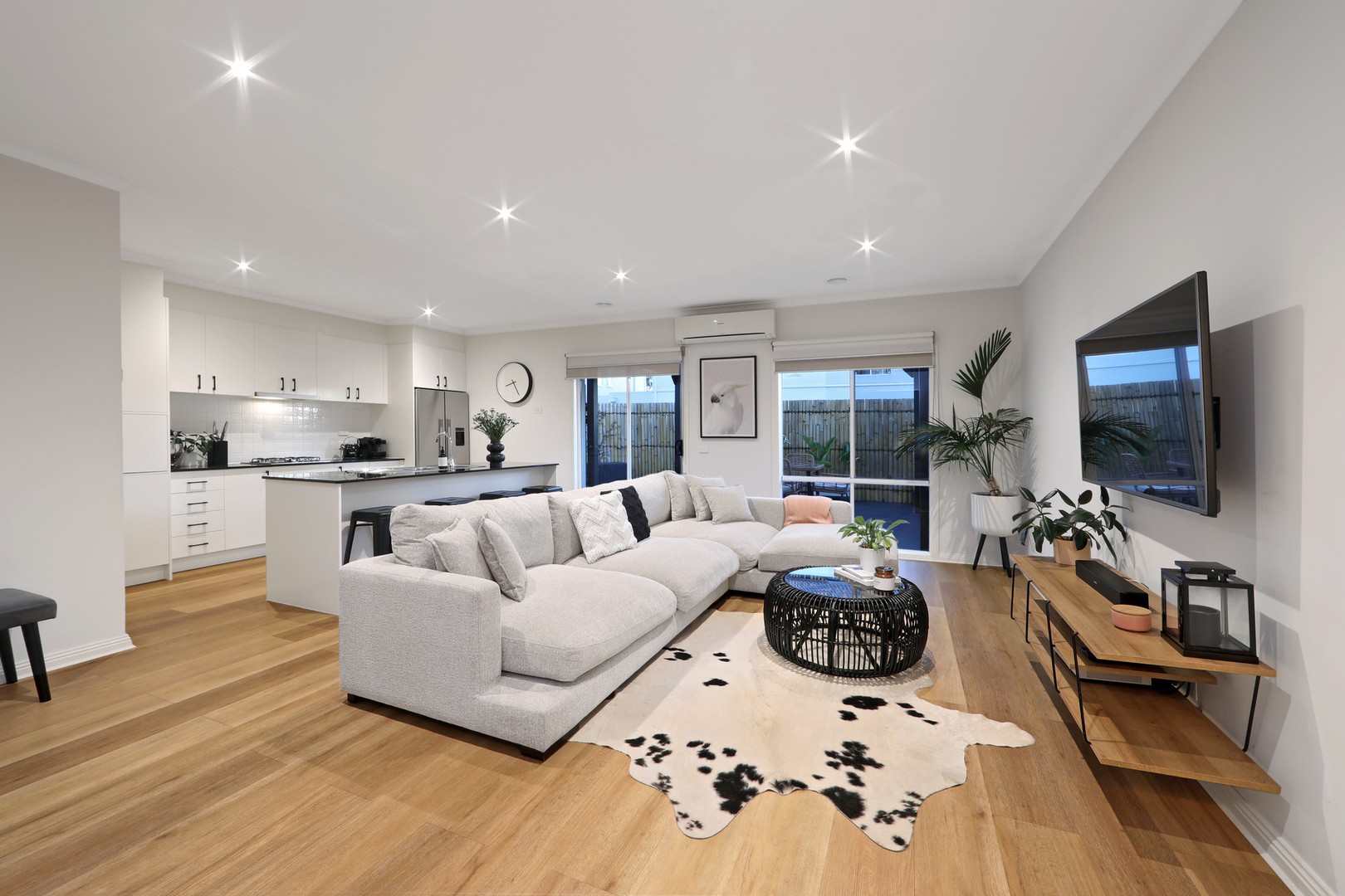 122 Sovereign Manors Crescent, Rowville, VIC 3178, Rowville - Thumbnail 7