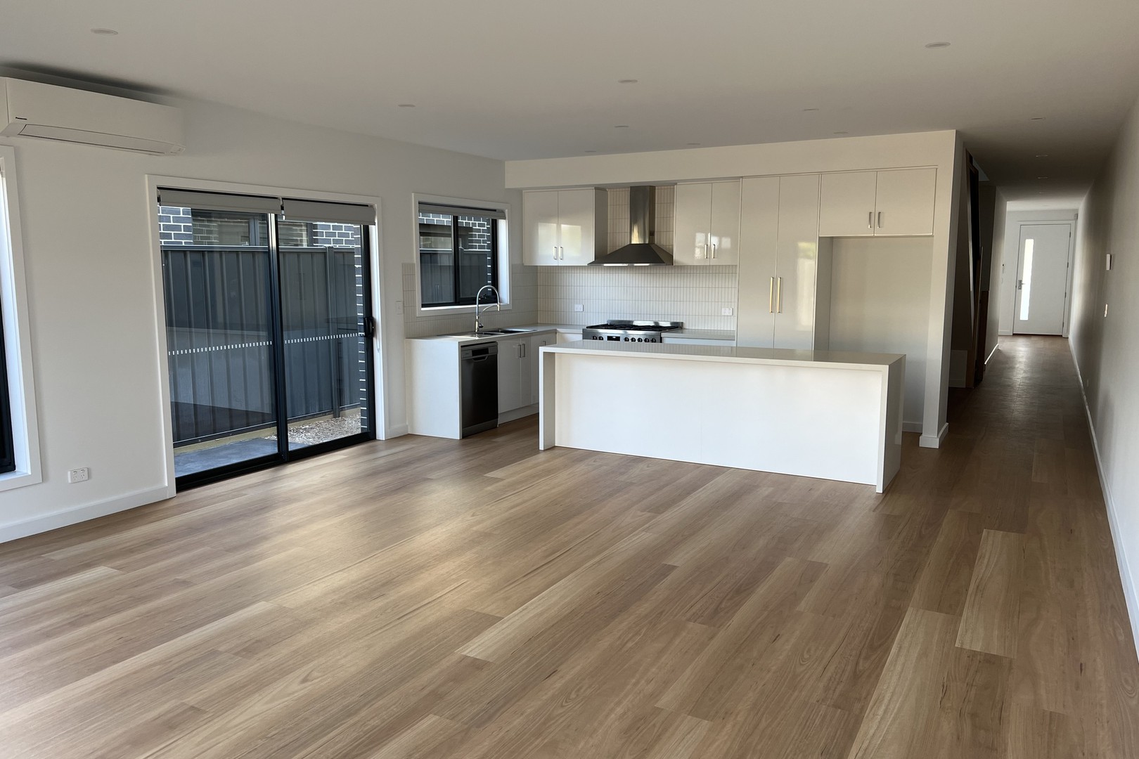 123 Conrad Street, St Albans, VIC 3021, St Albans - Thumbnail 2