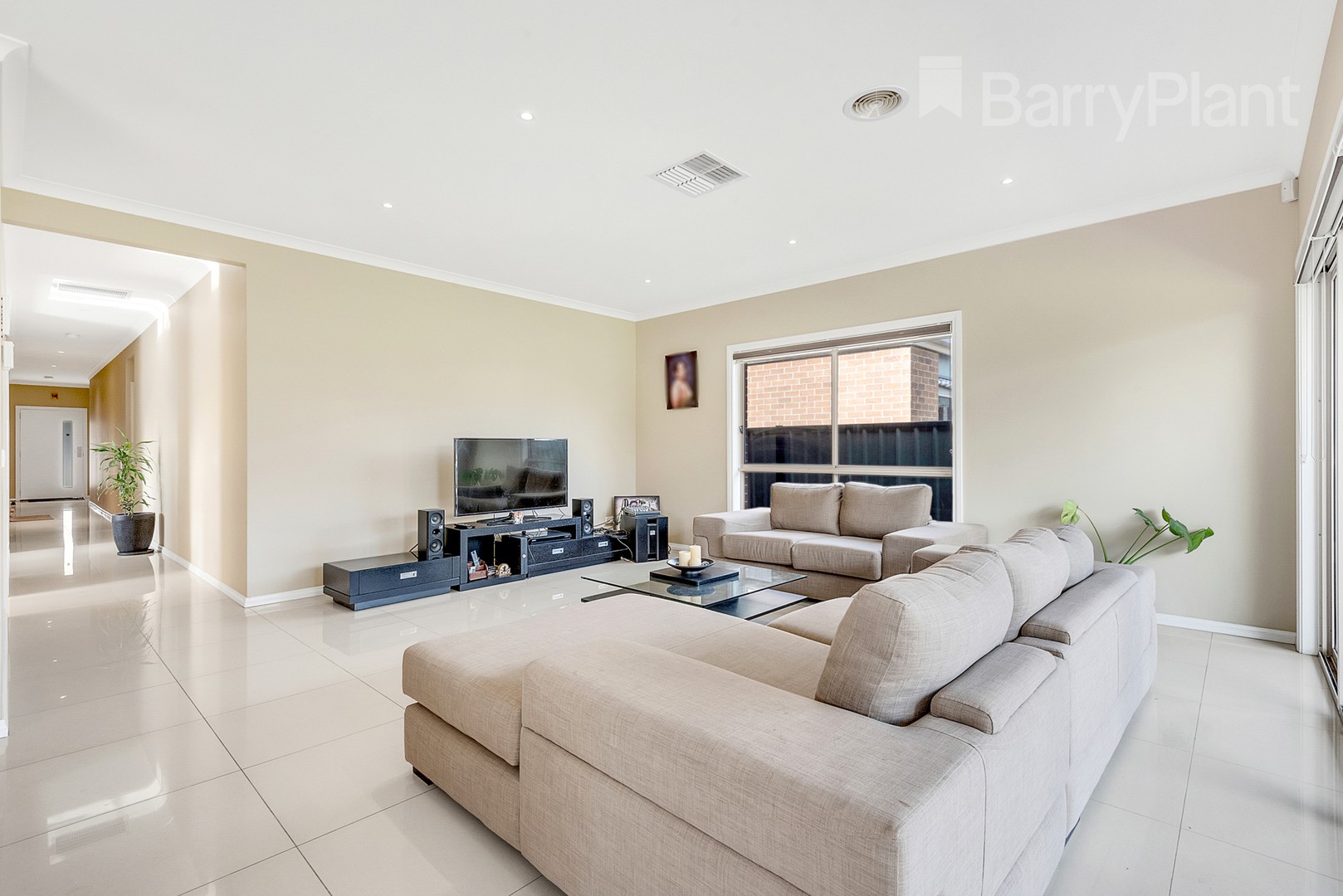123 Newbury Boulevard, Craigieburn, VIC 3064, Craigieburn - Thumbnail 2