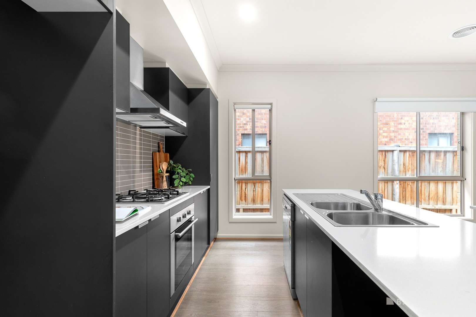 124 Evesham Drive, Point Cook, VIC 3030, Point Cook - Thumbnail 2