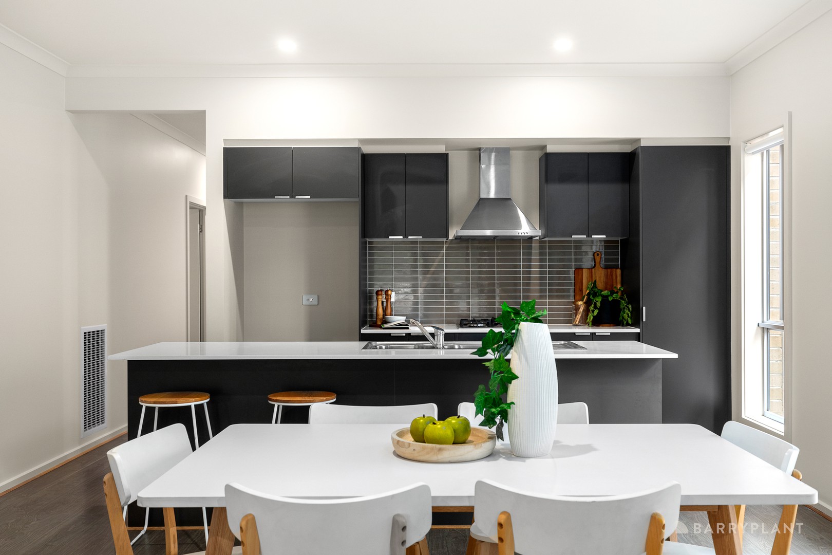 124 Evesham Drive, Point Cook, VIC 3030, Point Cook - Thumbnail 4