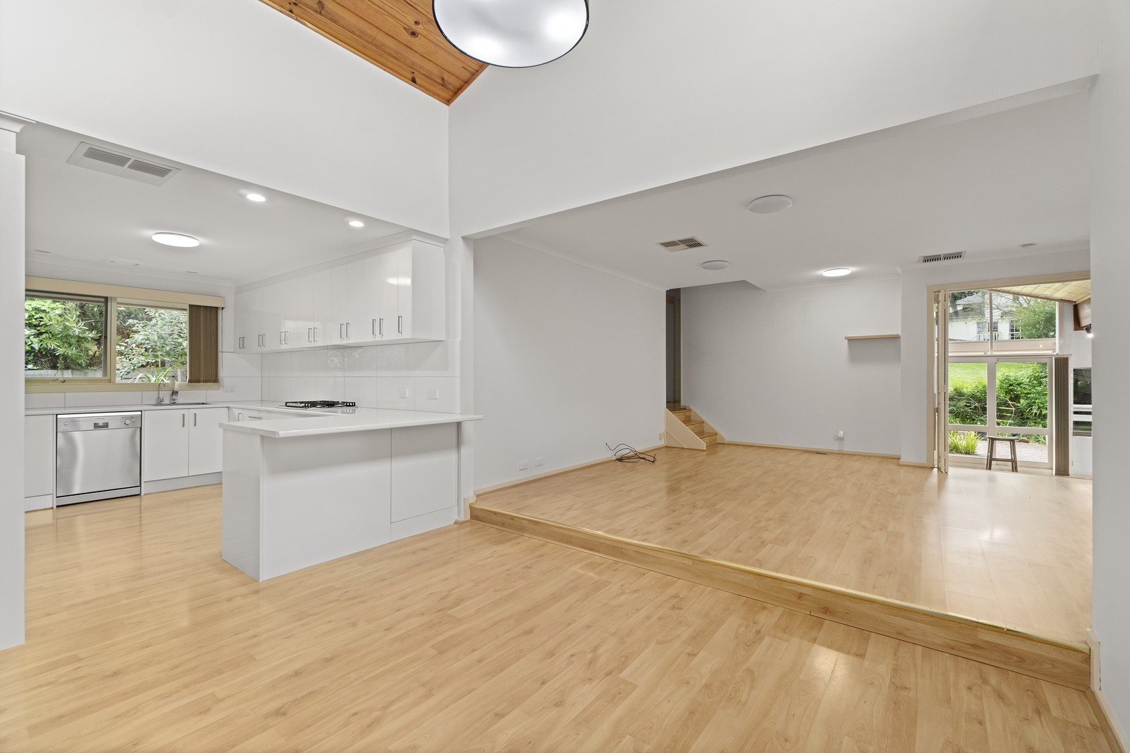 124 Landscape Drive, Doncaster East, VIC 3109, Doncaster East - Thumbnail 4