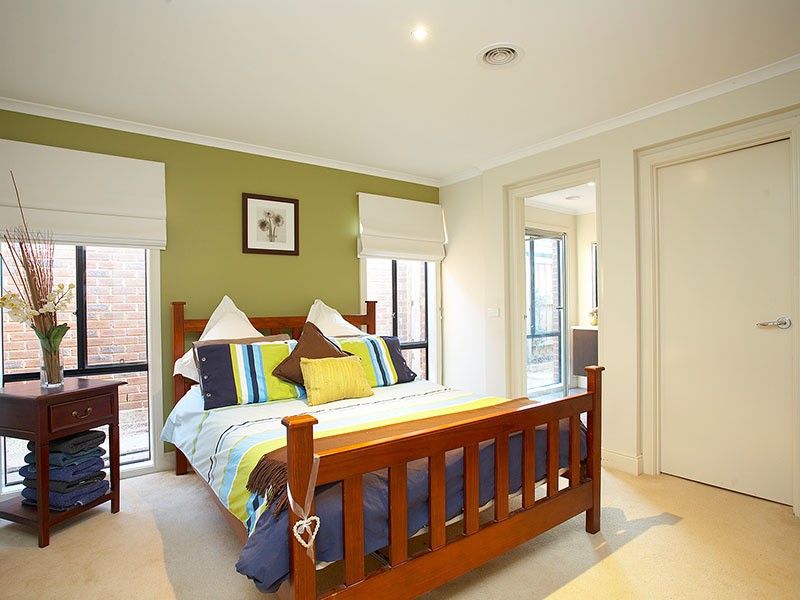 124 Lennon Boulevard, Point Cook, VIC 3030, Point Cook - Thumbnail 2