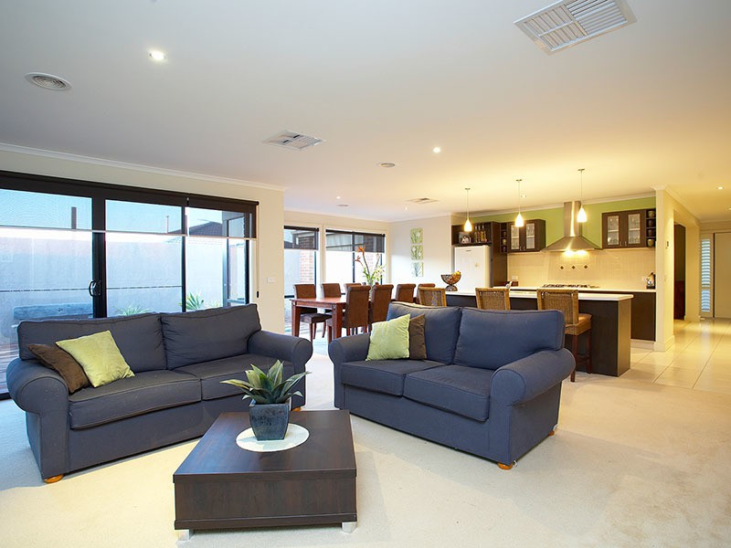 124 Lennon Boulevard, Point Cook, VIC 3030, Point Cook - Thumbnail 5