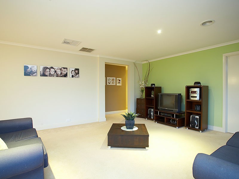 124 Lennon Boulevard, Point Cook, VIC 3030, Point Cook - Thumbnail 8