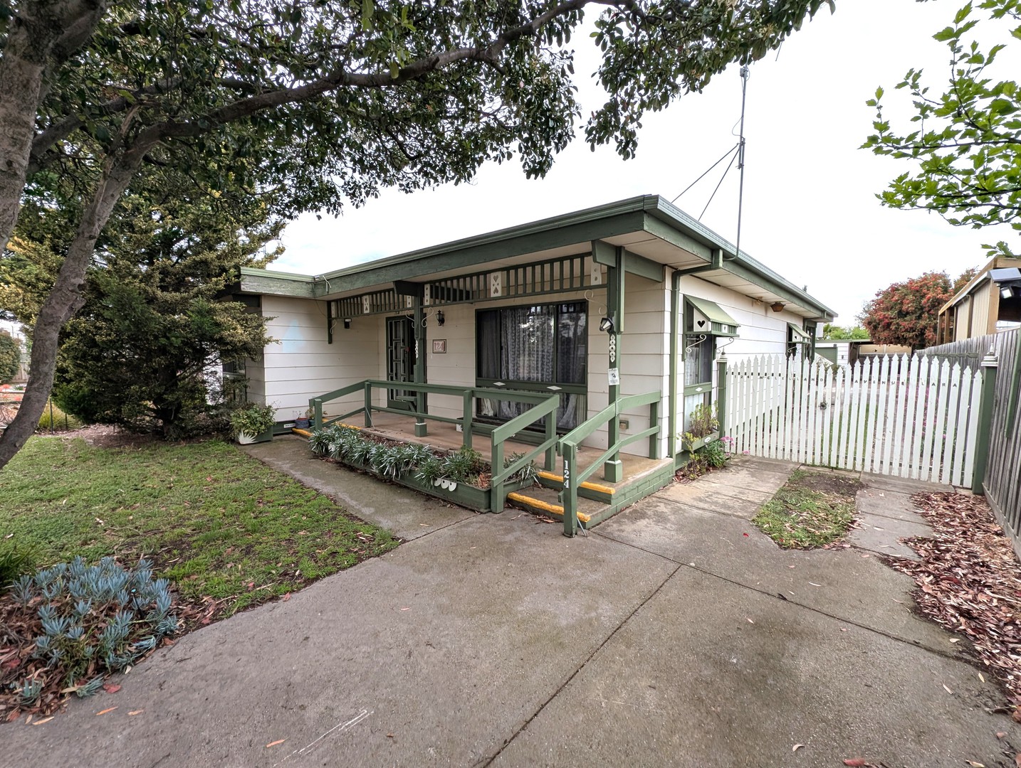 124 Mcclelland Avenue, Lara, VIC 3212, Lara - Thumbnail 2