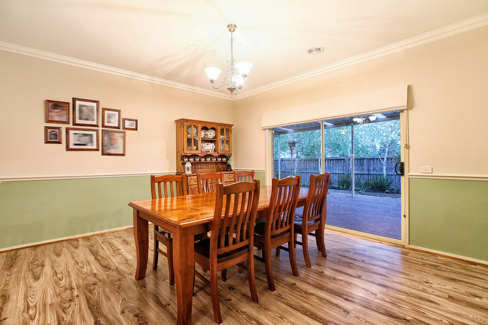 124 Royal Terrace, Craigieburn, VIC 3064, Craigieburn - Thumbnail 3