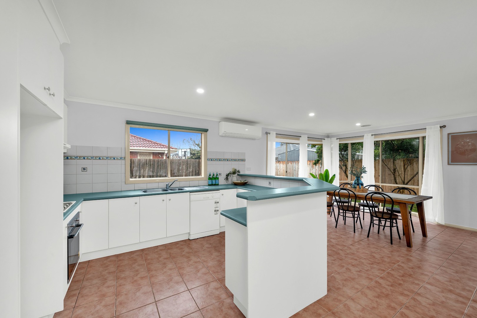124 The Strand, Point Cook, VIC 3030, Point Cook - Thumbnail 5