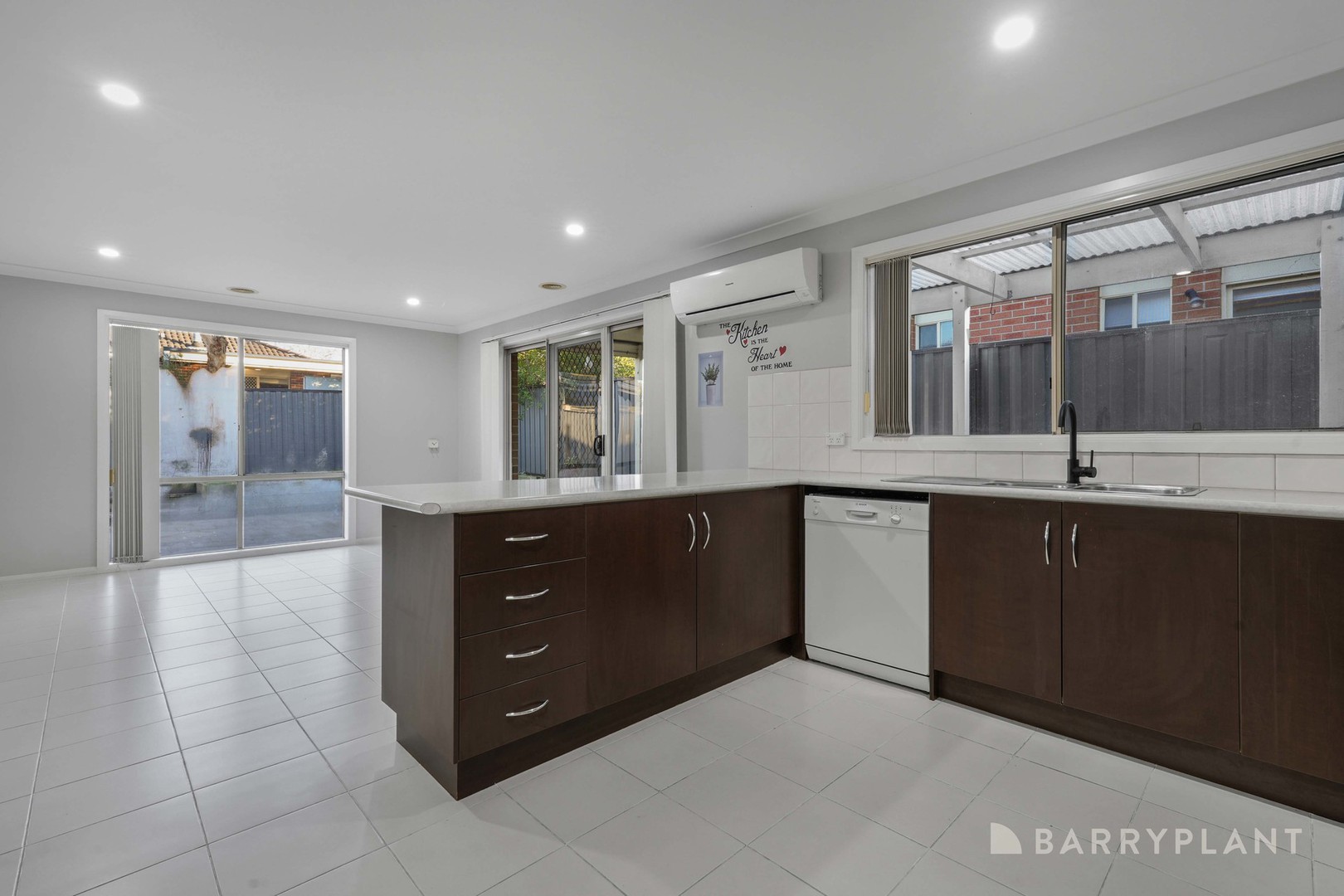 124 Windermere Boulevard, Pakenham, VIC 3810, Pakenham - Thumbnail 3