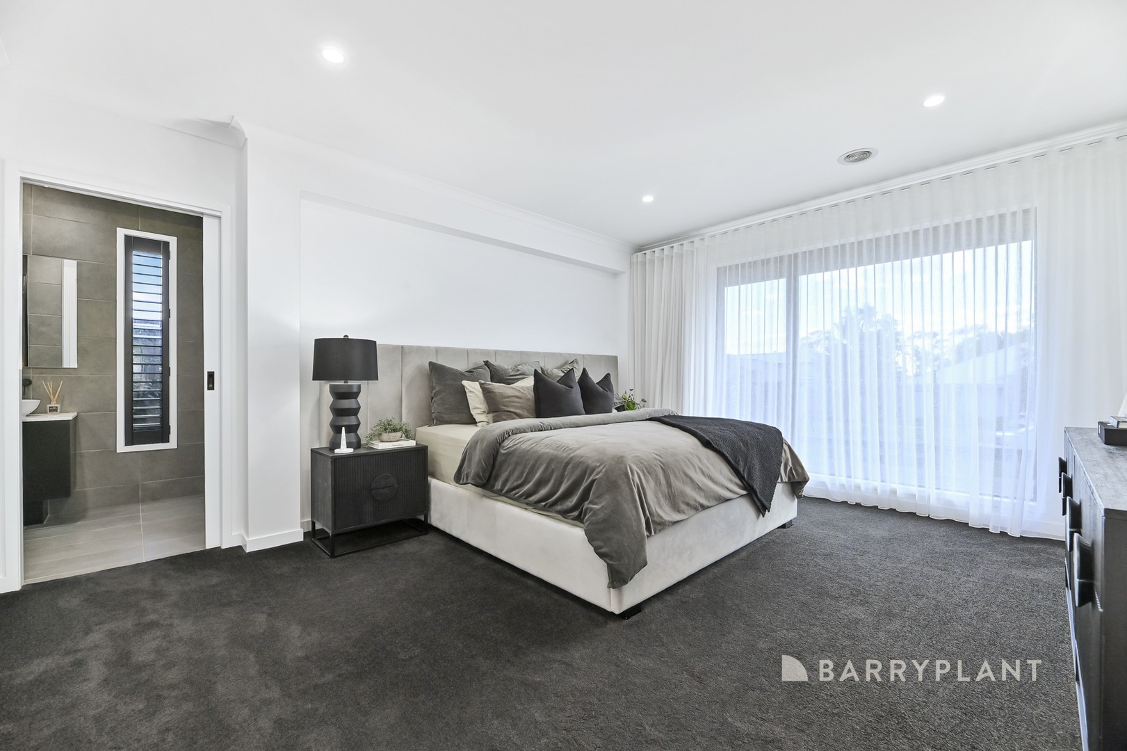 126 Grandvue Boulevard, Pakenham, VIC 3810, Pakenham - Thumbnail 2