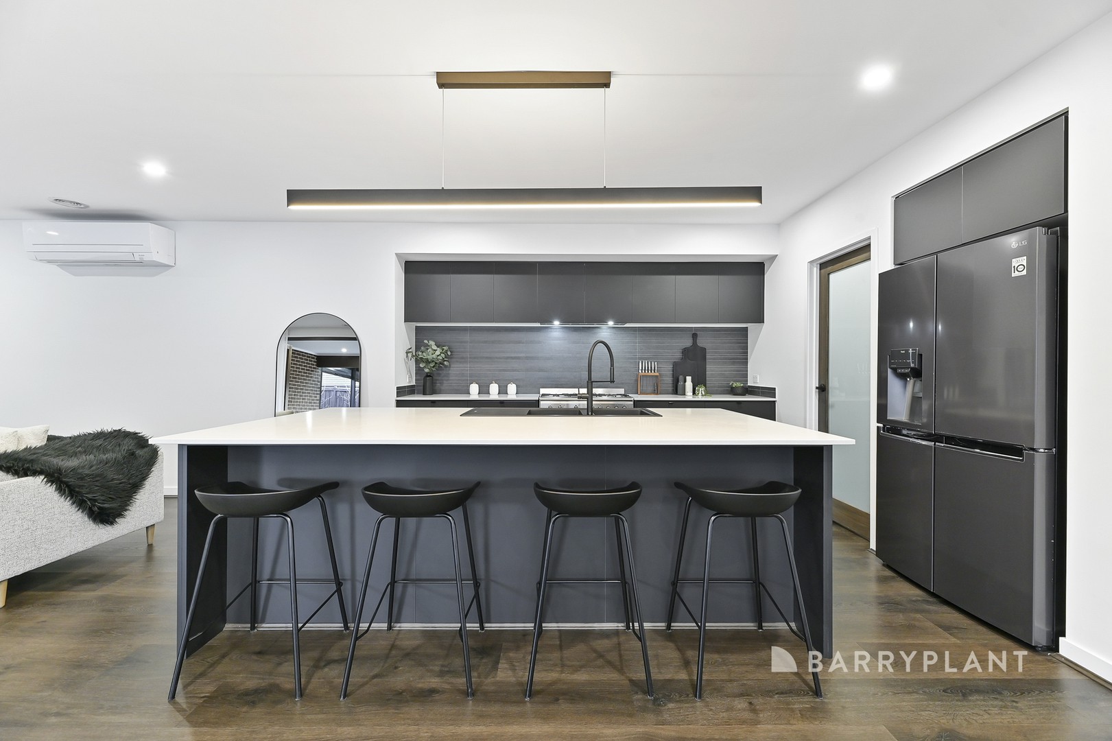 126 Grandvue Boulevard, Pakenham, VIC 3810, Pakenham - Thumbnail 4