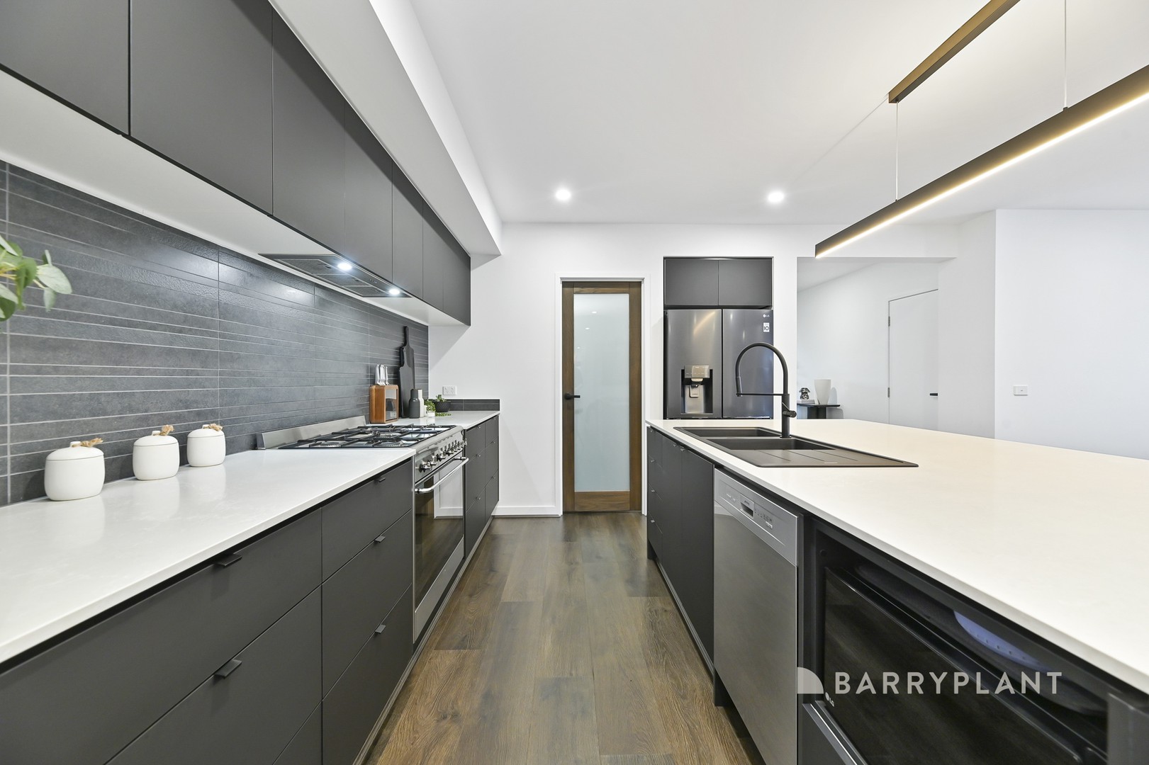 126 Grandvue Boulevard, Pakenham, VIC 3810, Pakenham - Thumbnail 5