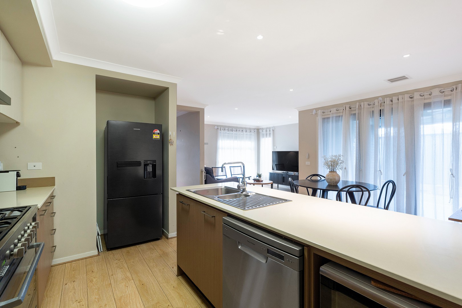 126 Moor Park Drive, Craigieburn, VIC 3064, Craigieburn - Thumbnail 5