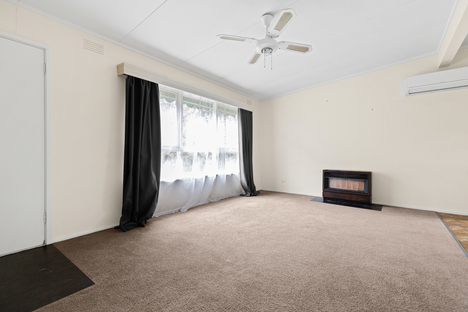 126 Rosslyn Avenue, Seaford, VIC 3198 - Thumbnail 2 - 13/06/2024