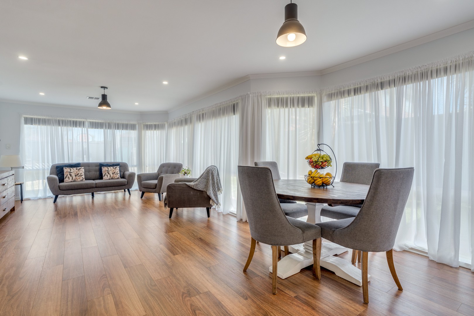 127 Hothlyn Drive, Craigieburn, VIC 3064, Craigieburn - Thumbnail 4