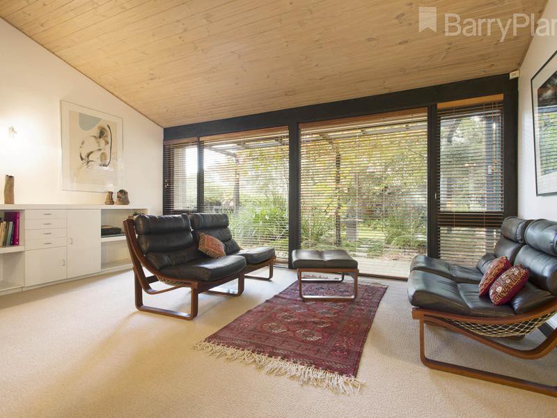 127 Lum Road, Wheelers Hill, VIC 3150 - Thumbnail 2 - 31/01/2022