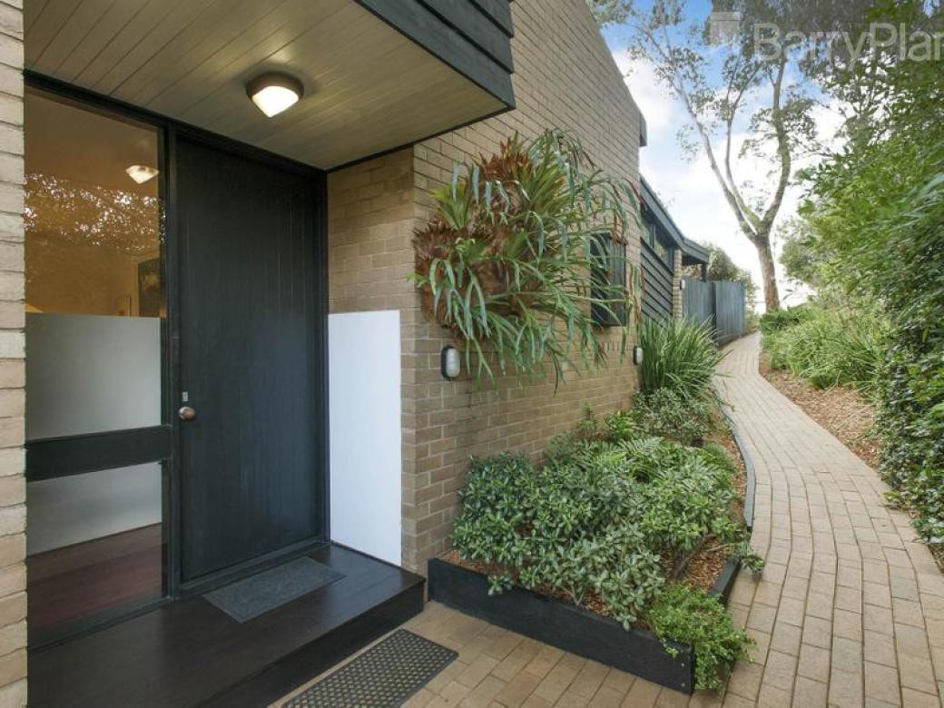 127 Lum Road, Wheelers Hill, VIC 3150 - Thumbnail 2 - 11/03/2025
