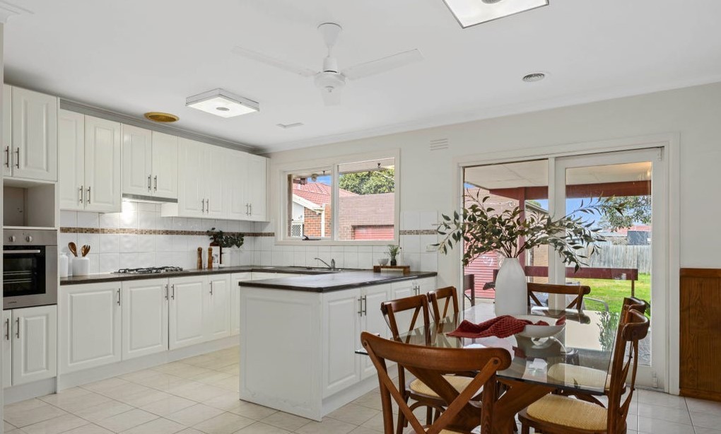 127 Mahoneys Road, Reservoir, VIC 3073, Reservoir - Thumbnail 4