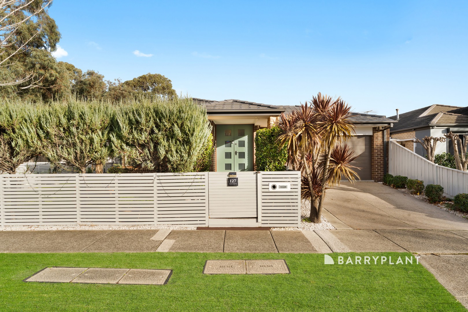 127 Moondarra Drive, Berwick, VIC 3806 - Thumbnail 2 - 23/07/2026