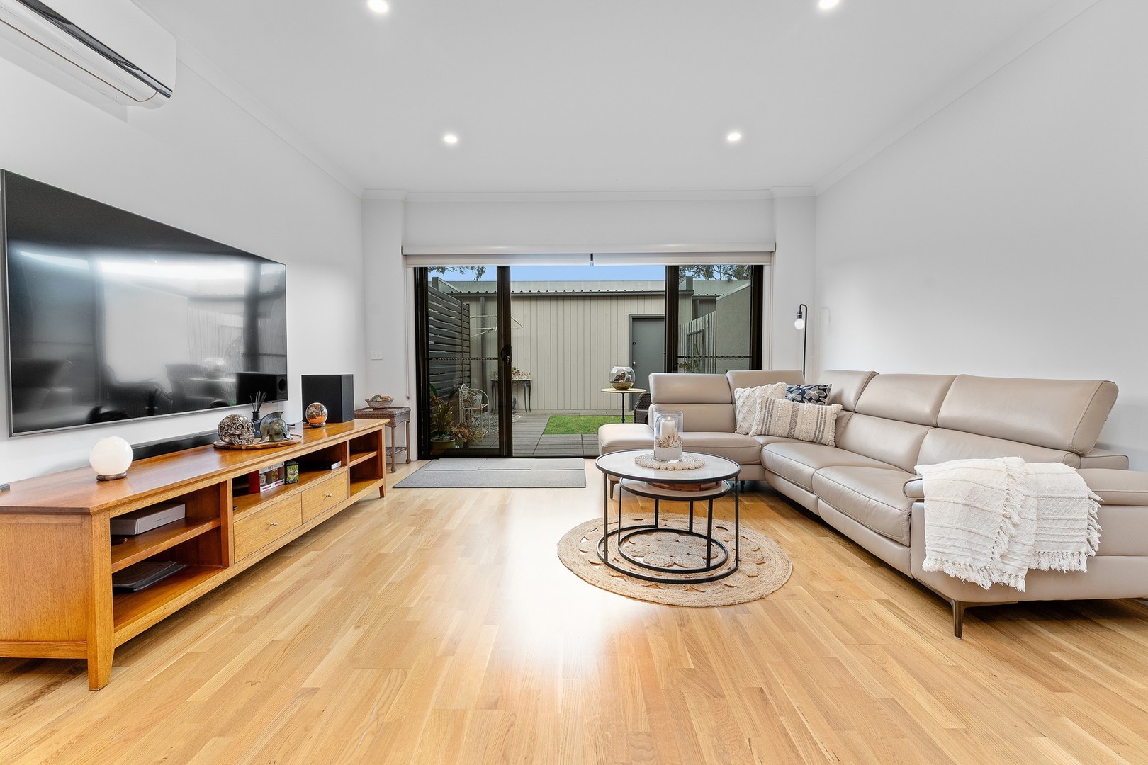 127 Waterhaven Boulevard, Point Cook, VIC 3030, Point Cook - Thumbnail 8