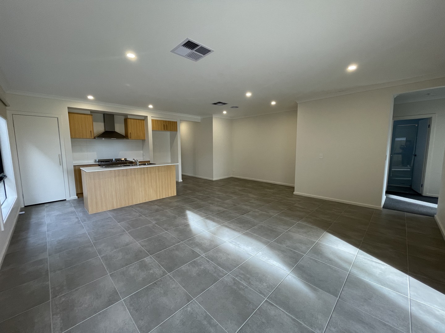 128 Newbridge Blvd, Wallan, VIC 3756, Wallan - Thumbnail 4