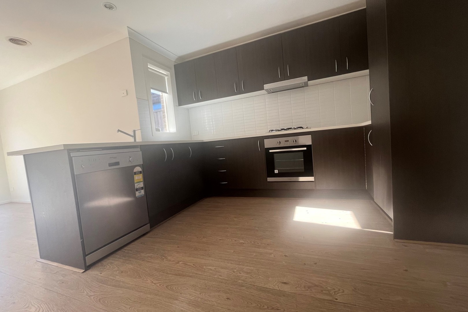 129 Isabella Way, Tarneit, VIC 3029, Tarneit - Thumbnail 3