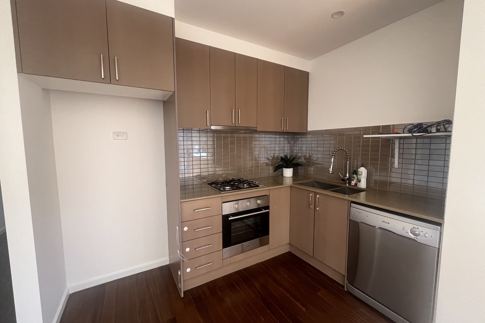 12A Kirwan Avenue, Lalor, VIC 3075, Lalor - Thumbnail 2
