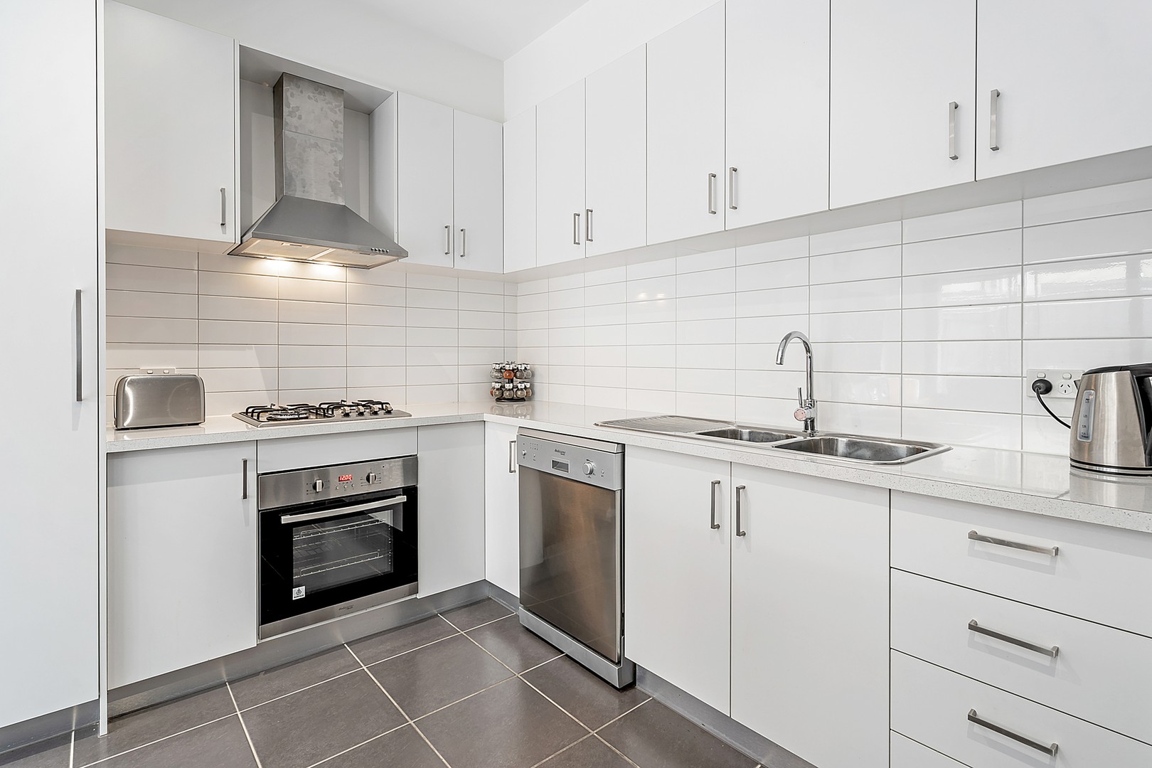 13/4 Delany Lane, Craigieburn, VIC 3064, Craigieburn - Thumbnail 2