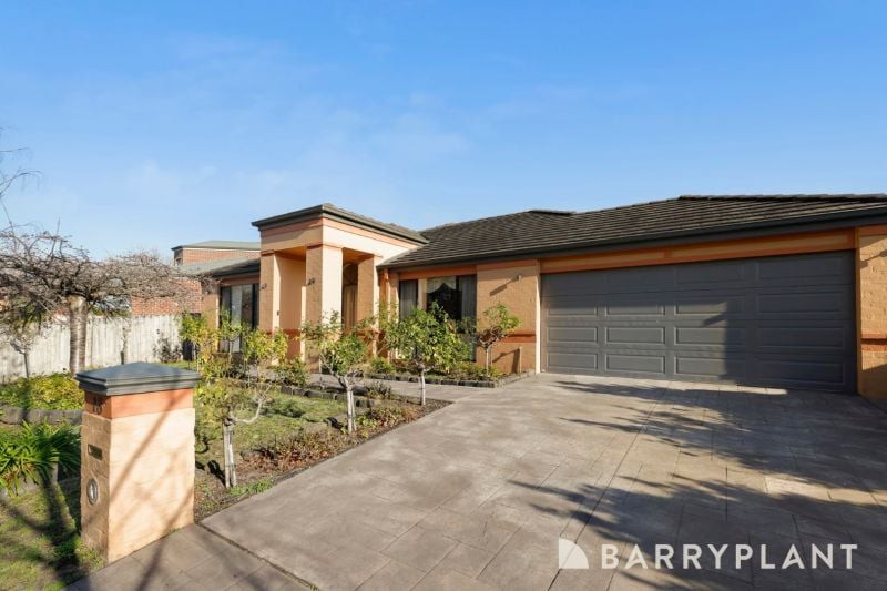 13 Aisha Cr, Dingley Village, VIC 3172, Dingley Village - Thumbnail 2