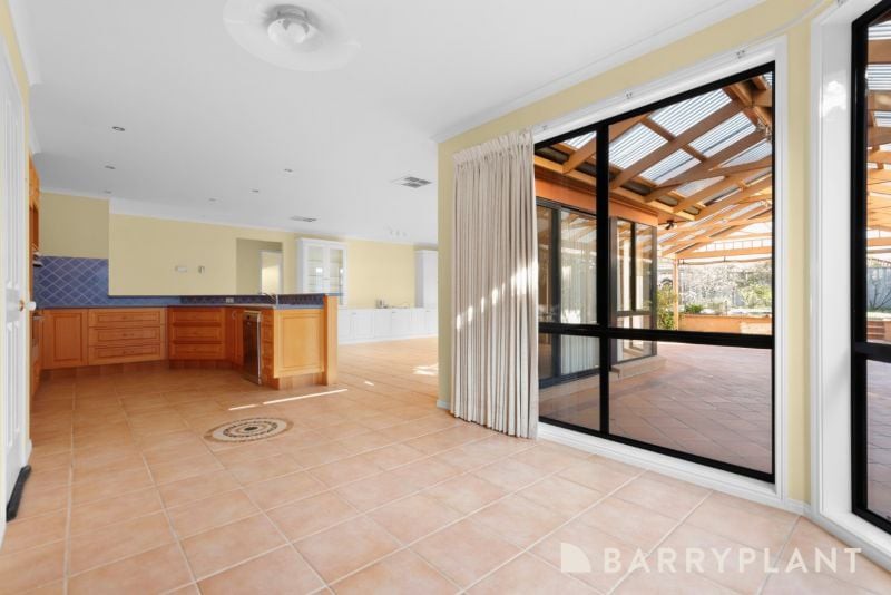13 Aisha Cr, Dingley Village, VIC 3172, Dingley Village - Thumbnail 3