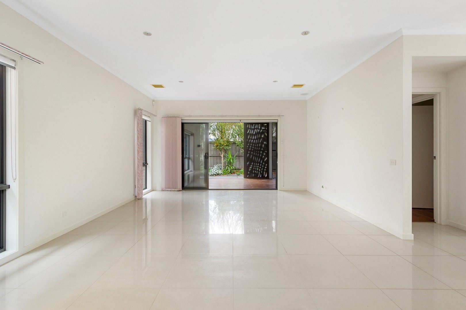 13 Appledale Way, Wantirna South, VIC 3152, Wantirna South - Thumbnail 2