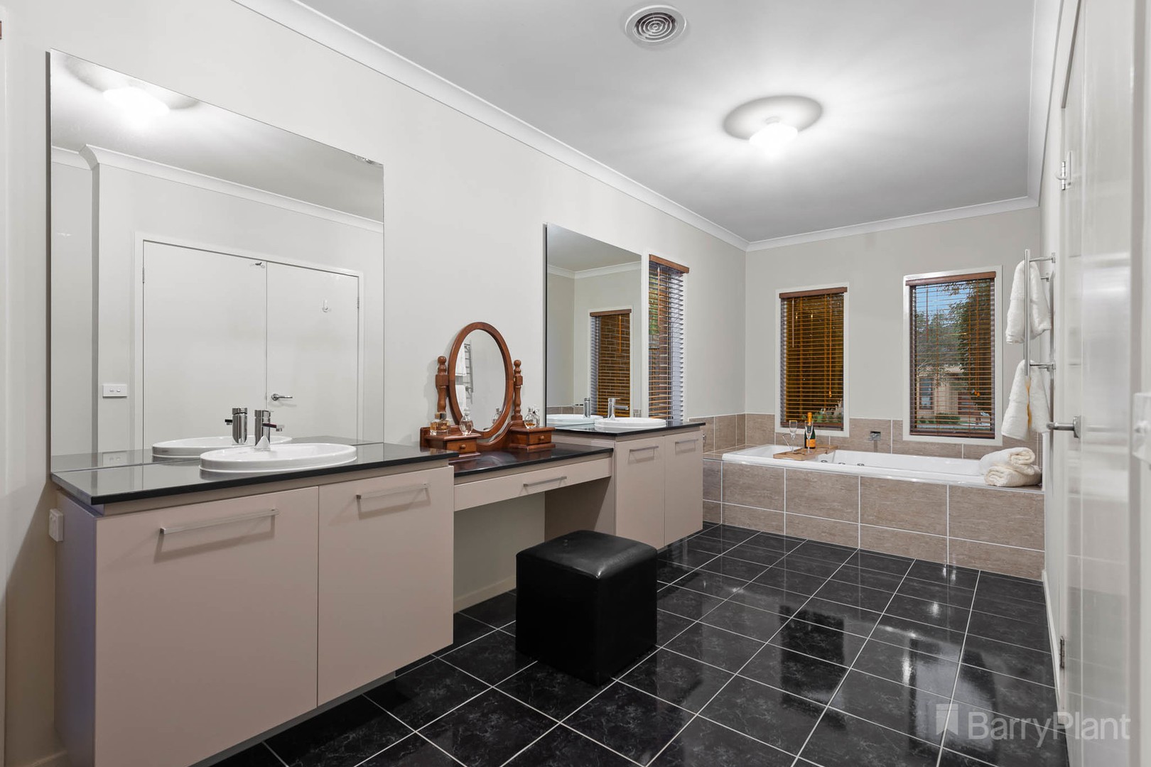 13 Aquanita Close, Lyndhurst, VIC 3975, Lyndhurst - Thumbnail 5