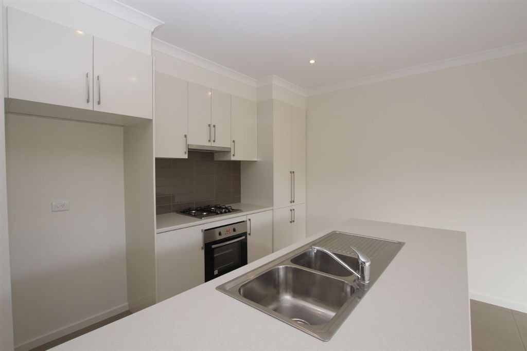 13 Berry Street, Sunshine North, VIC 3020, Sunshine North - Thumbnail 2
