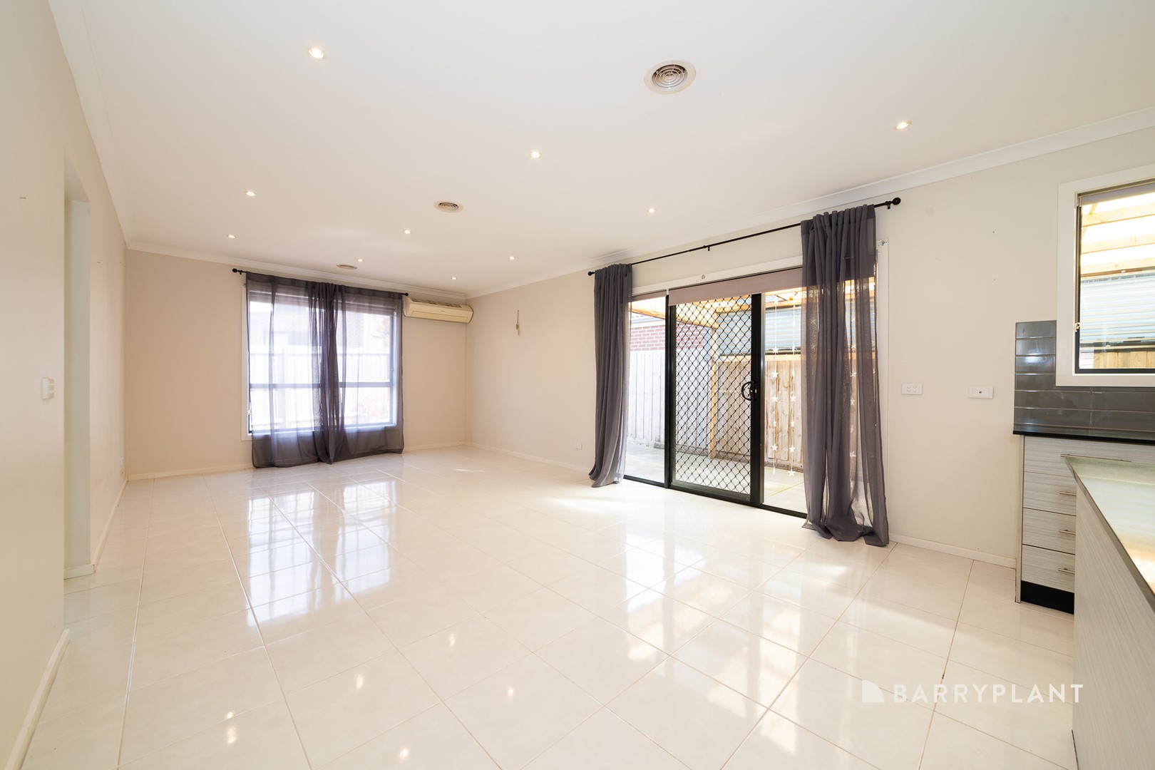 13 Blue Hill Way, Wollert, VIC 3750, Wollert - Thumbnail 4