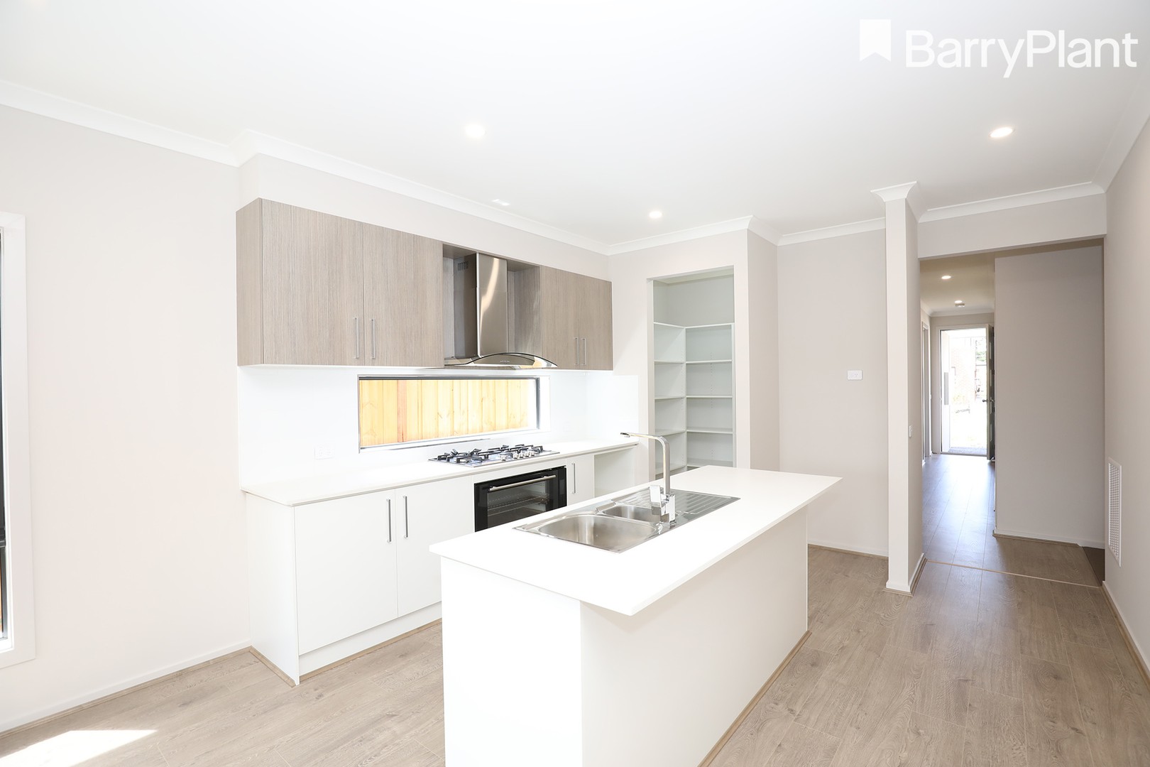 13 Bonfire Way, Cranbourne South, VIC 3977 - Thumbnail 2 - 08/02/2022