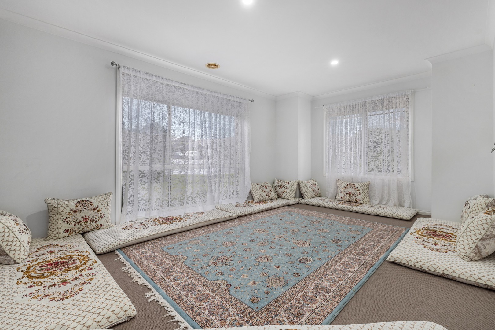 13 Bougainvillea Drive, Point Cook, VIC 3030, Point Cook - Thumbnail 4