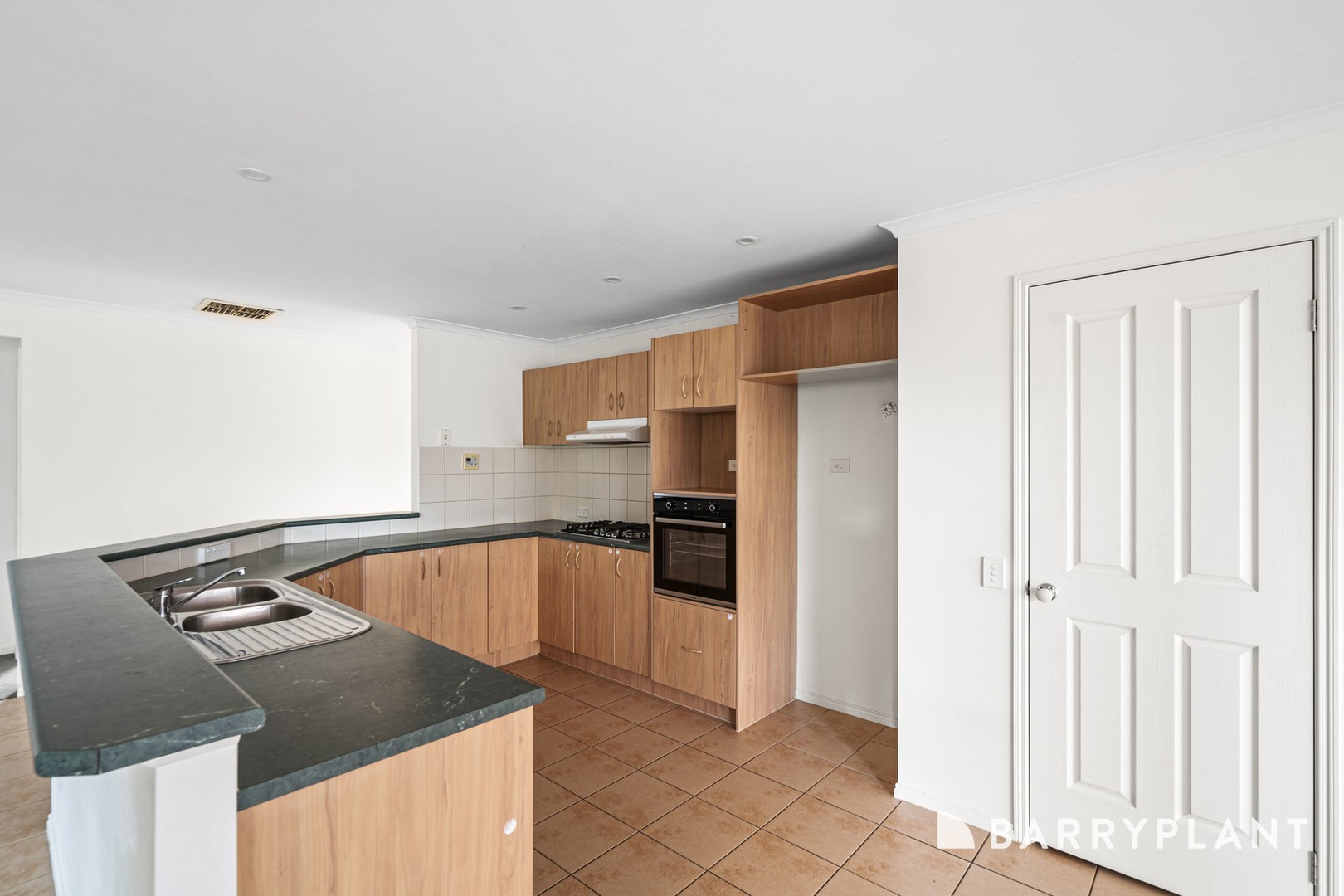 13 Brampton Close, Point Cook, VIC 3030, Point Cook - Thumbnail 6