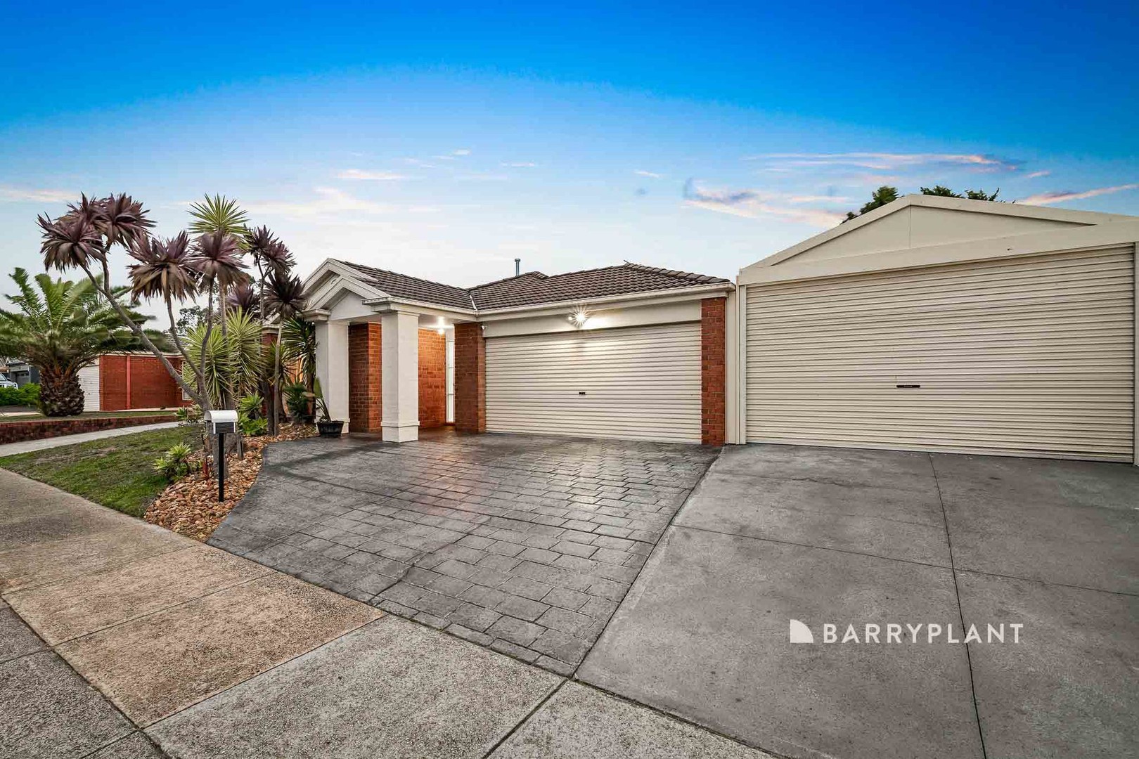 13 Byron Court, Narre Warren South, VIC 3805 - Thumbnail 2 - 18/06/2025