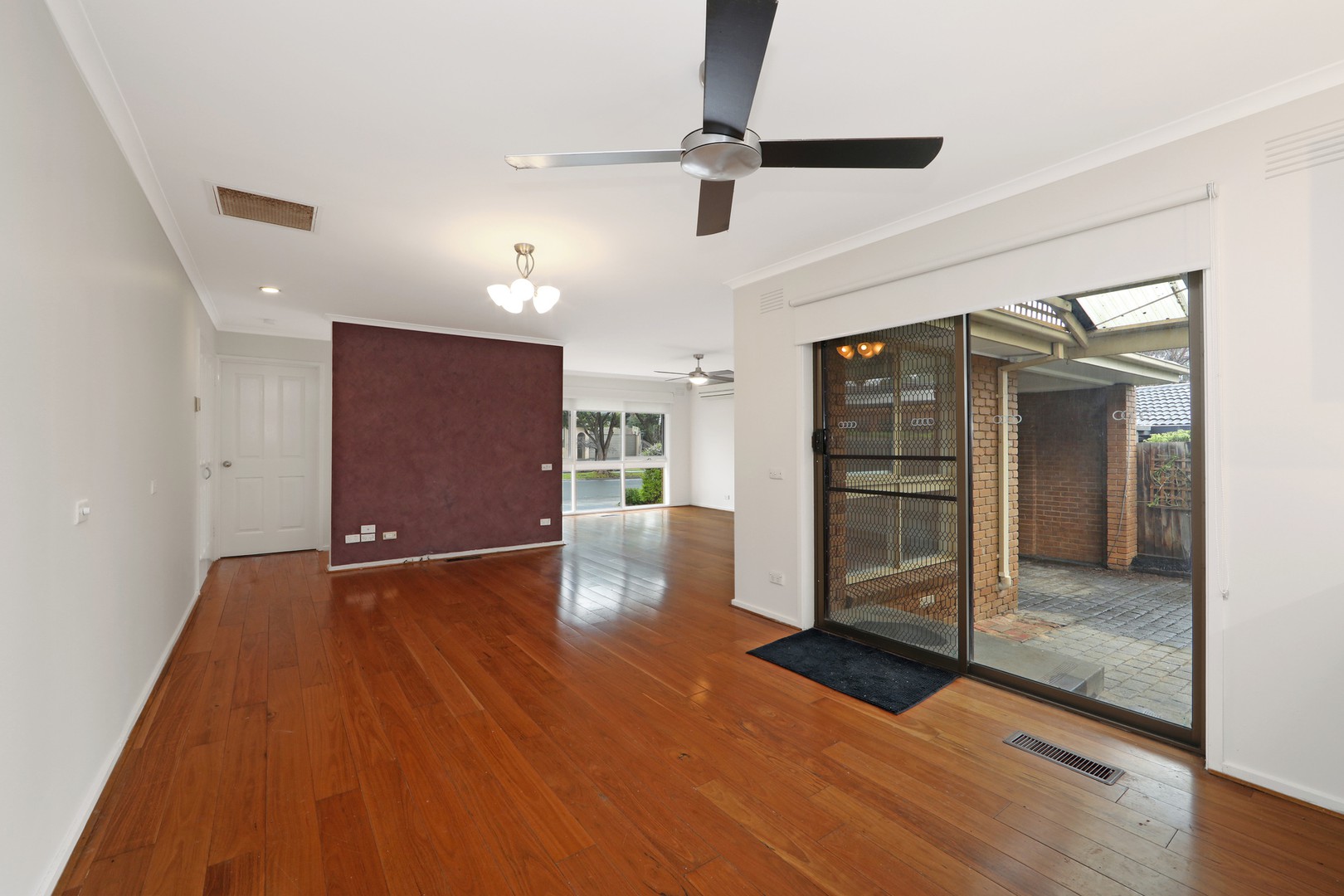 13 Cambden Park Parade, Ferntree Gully, VIC 3156, Ferntree Gully - Thumbnail 2