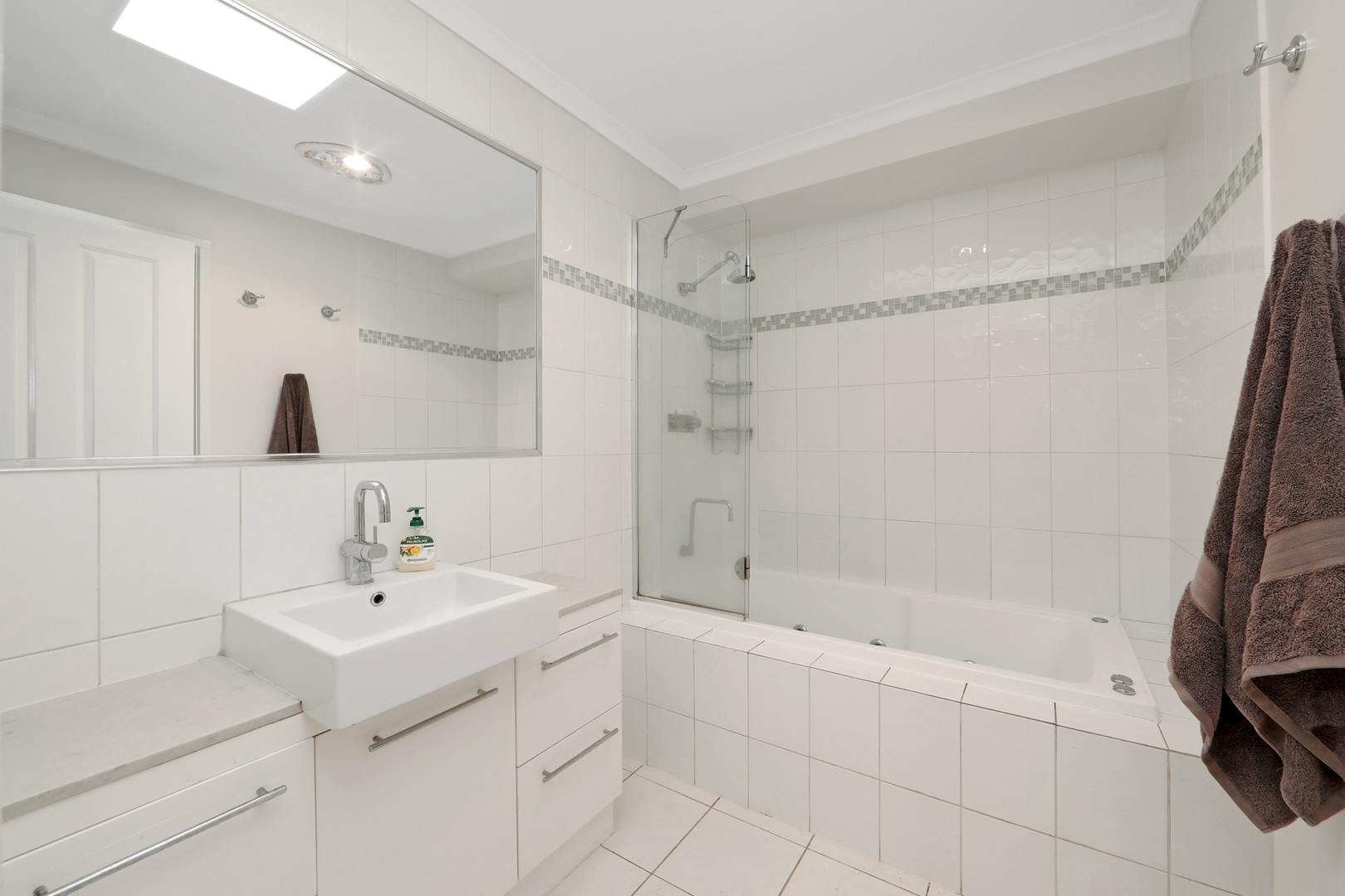 13 Cambden Park Parade, Ferntree Gully, VIC 3156, Ferntree Gully - Thumbnail 4