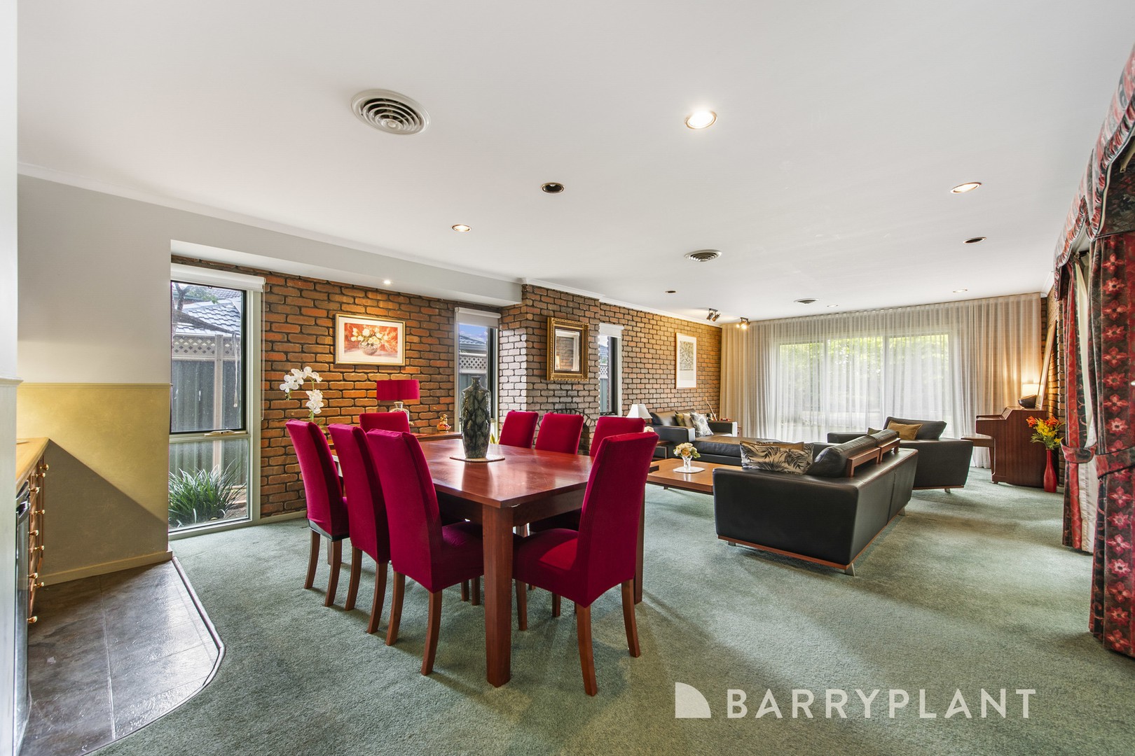 13 Canterbury Place, Werribee, VIC 3030, Werribee - Thumbnail 3