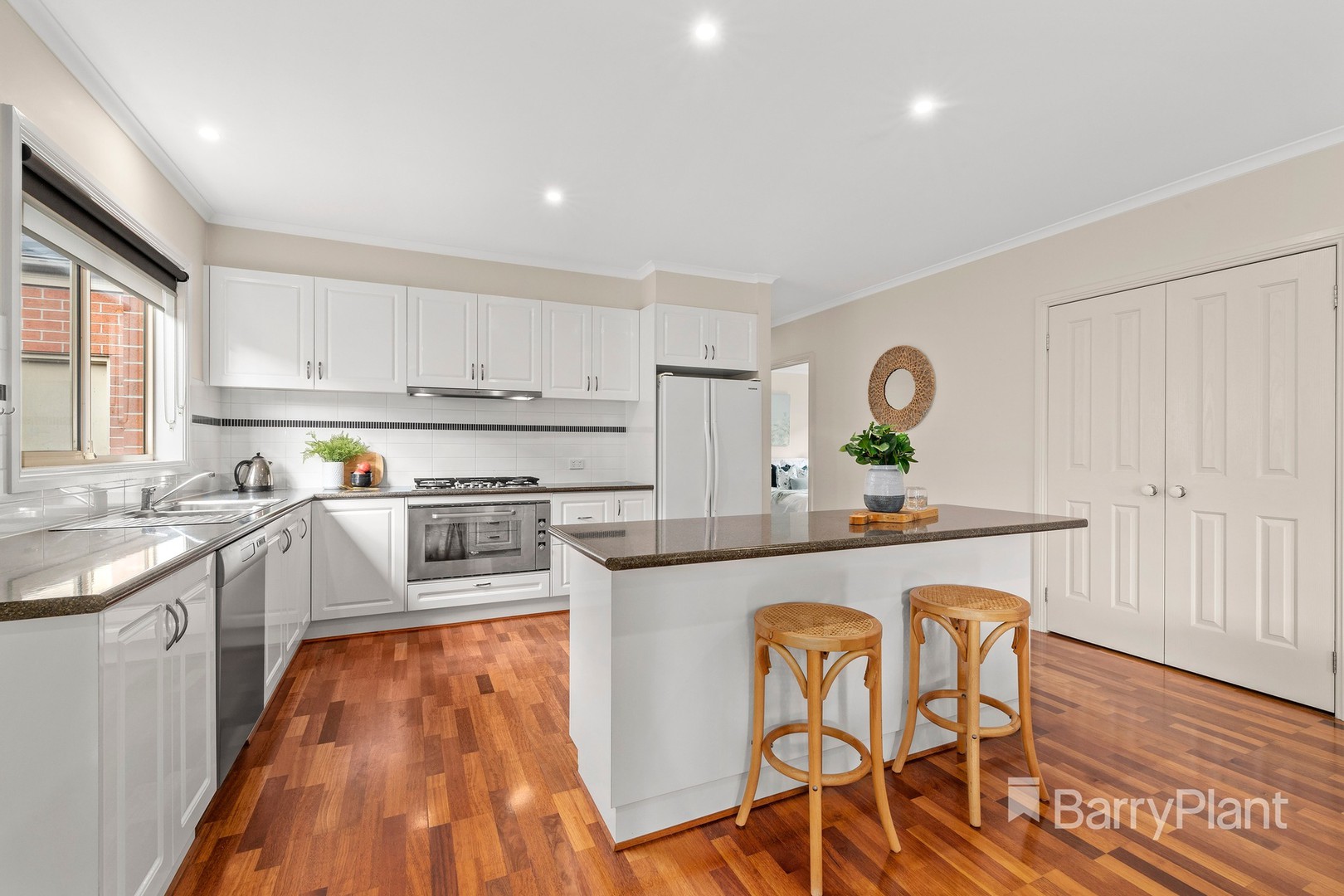 13 Carinya Crescent, South Morang, VIC 3752, South Morang - Thumbnail 3