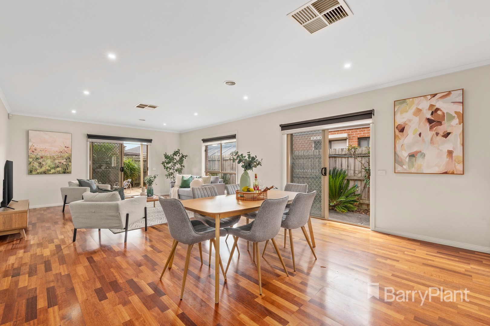 13 Carinya Crescent, South Morang, VIC 3752, South Morang - Thumbnail 4