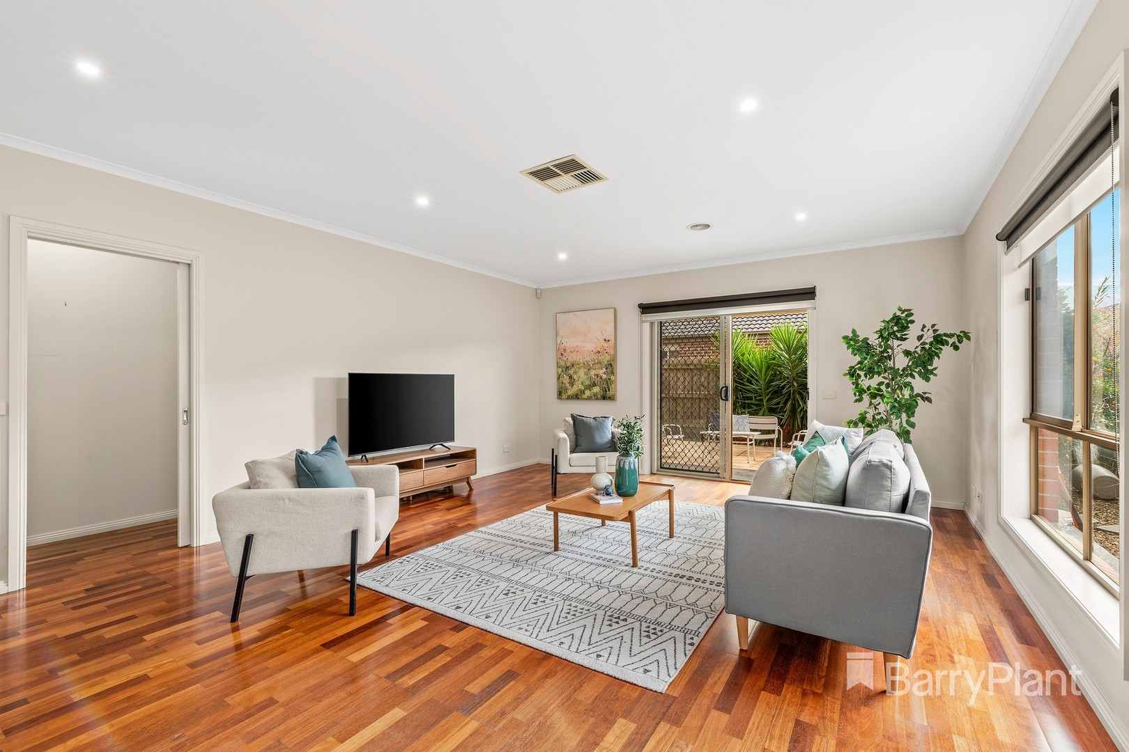 13 Carinya Crescent, South Morang, VIC 3752, South Morang - Thumbnail 5